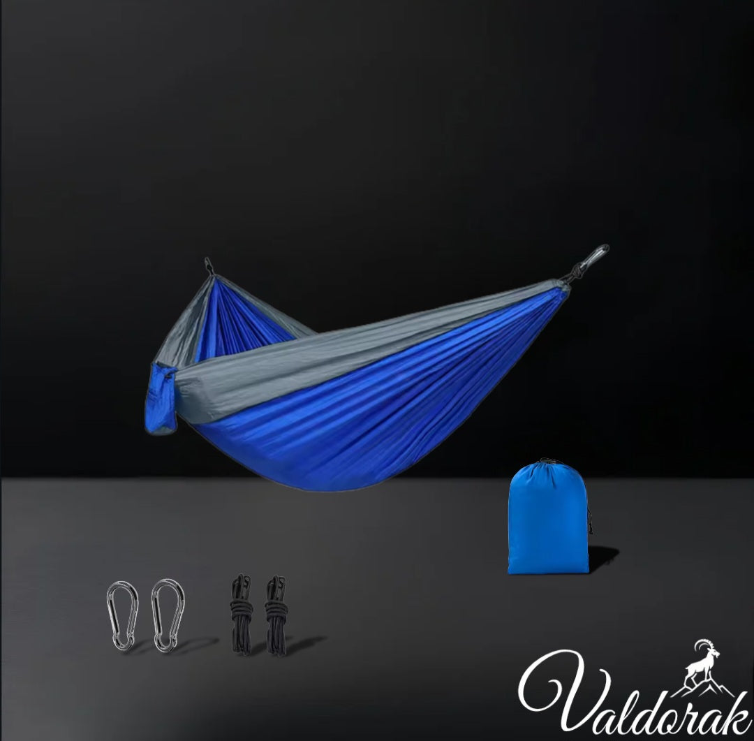 Hamac de camping Valdorak bleu et gris avec mousquetons et sac de rangement inclus