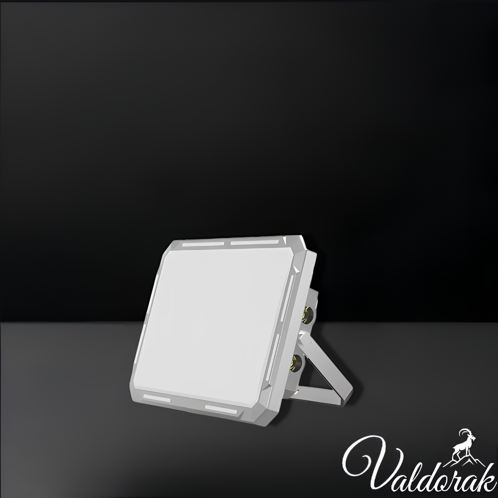Projecteur LED camping Valdorak compact avec support réglable pour une utilisation en extérieur