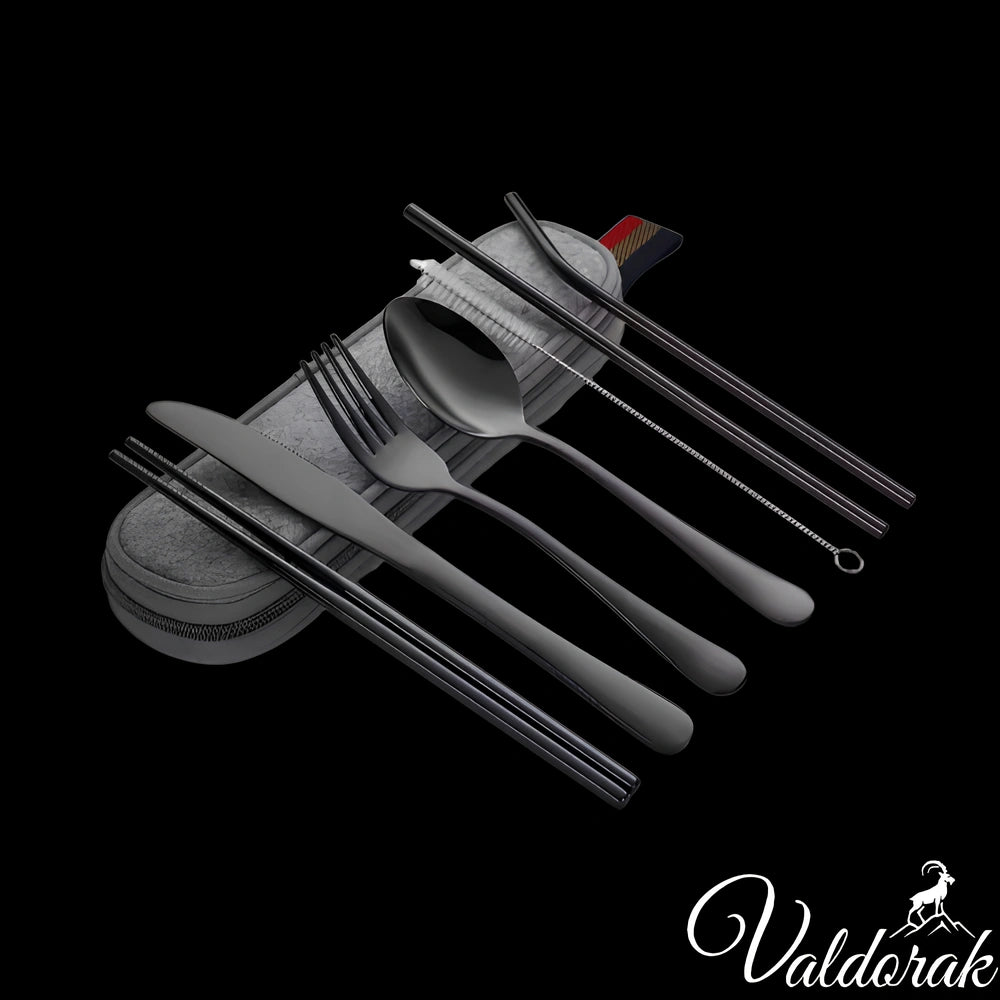 Set de couverts en acier inoxydable noir comprenant couteau, fourchette, cuillère et baguettes avec étui de transport Valdorak